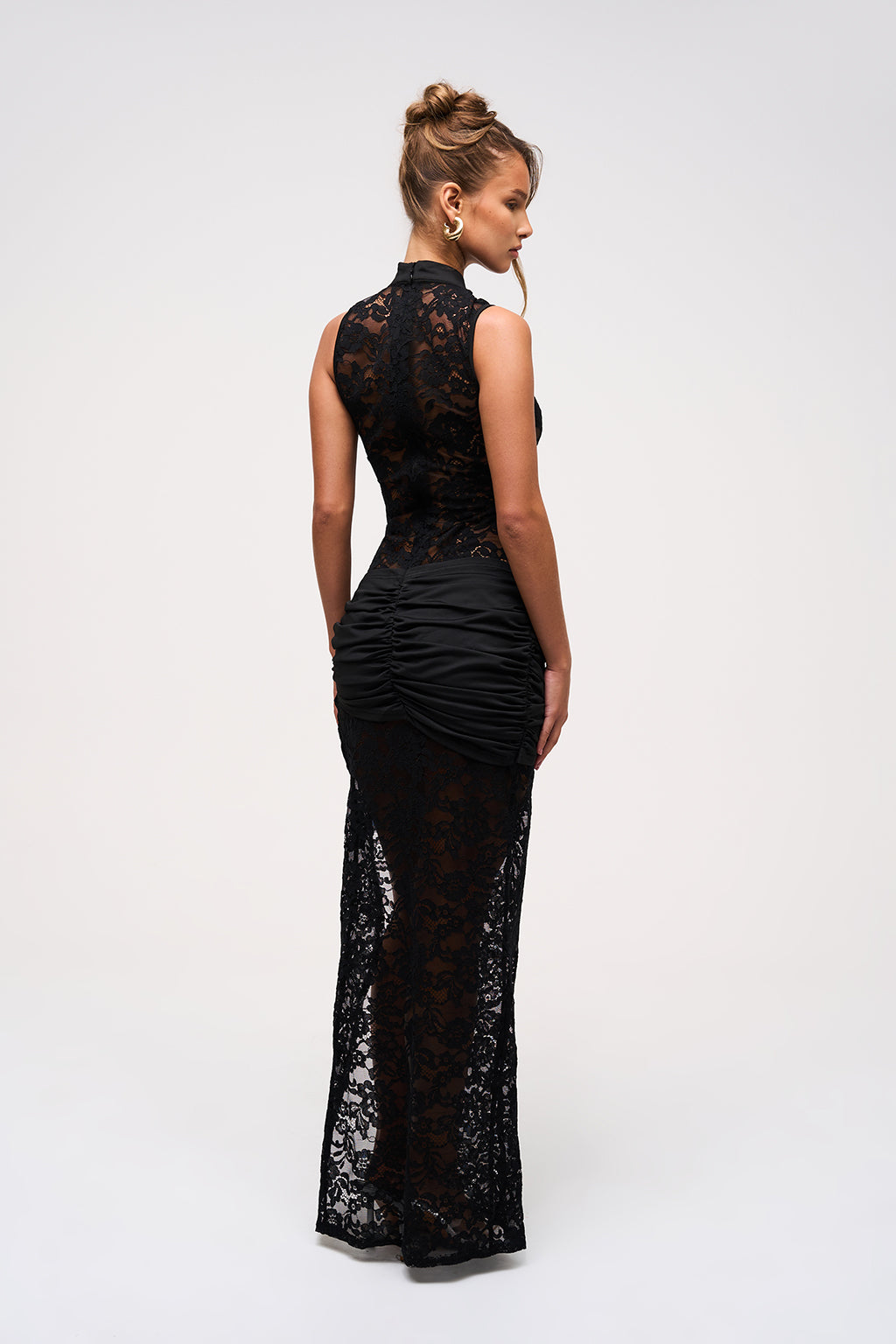 Abito Smanicato Donna in Pizzo Elasticizzato Stile Classico