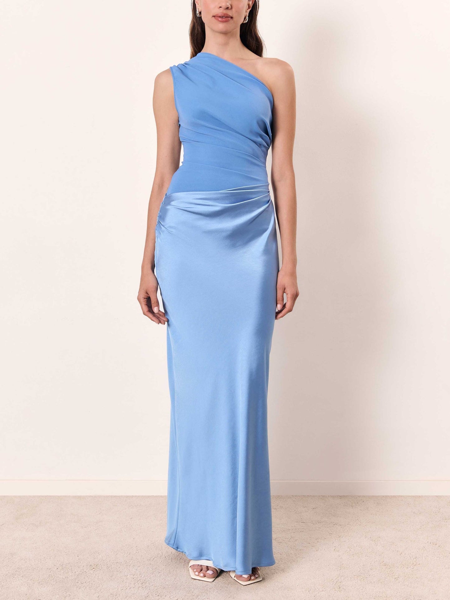 Abito Maxi Plissettato Monospalla Elegante per Occasioni Speciali 8