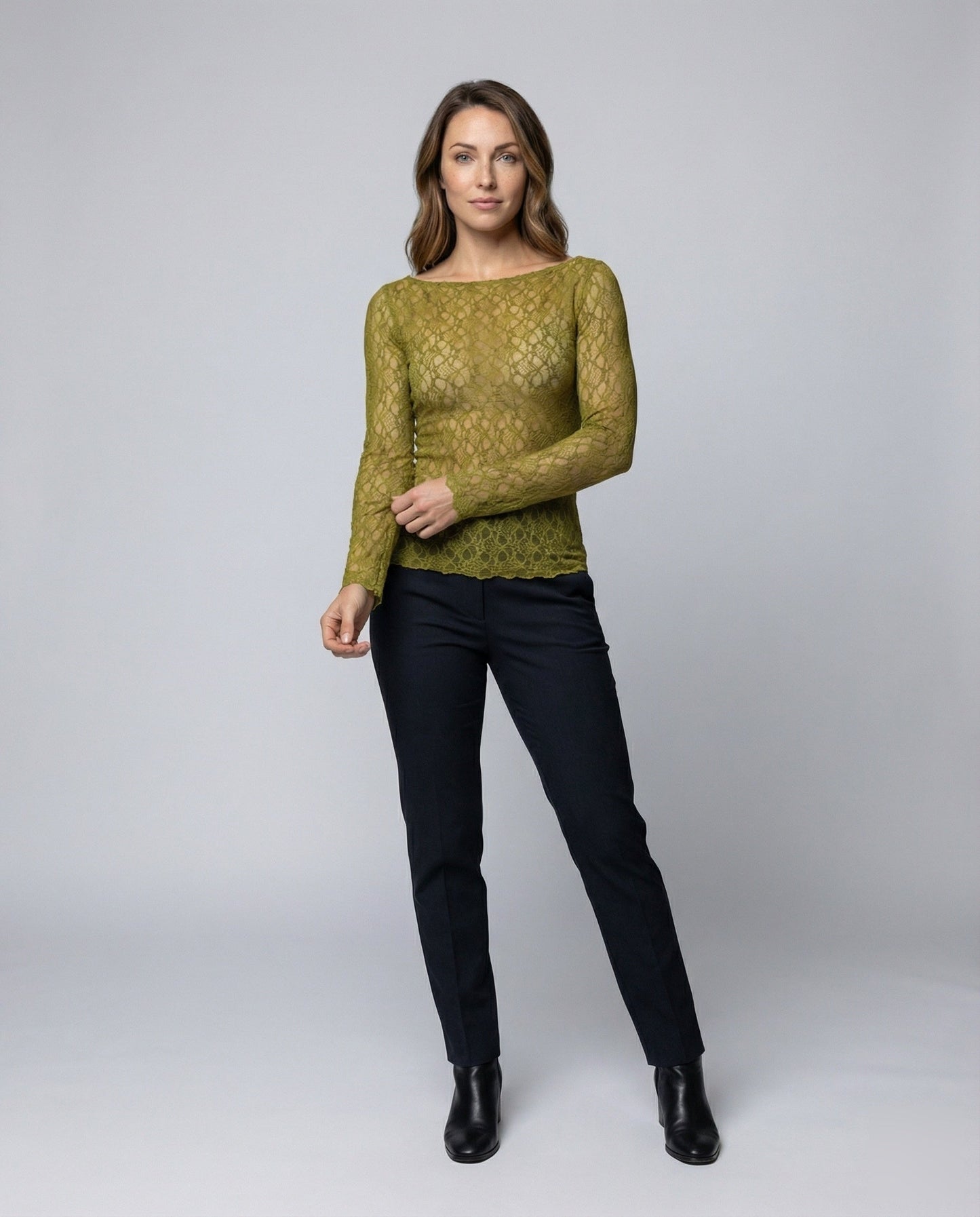 Blusa Donna in Pizzo Sottile Manica Lunga
