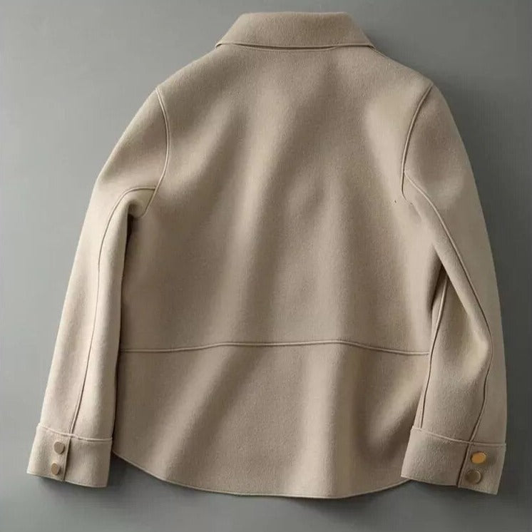 Piumino Donna con Chiusura a Bottoni Taglio Compatto Invernale