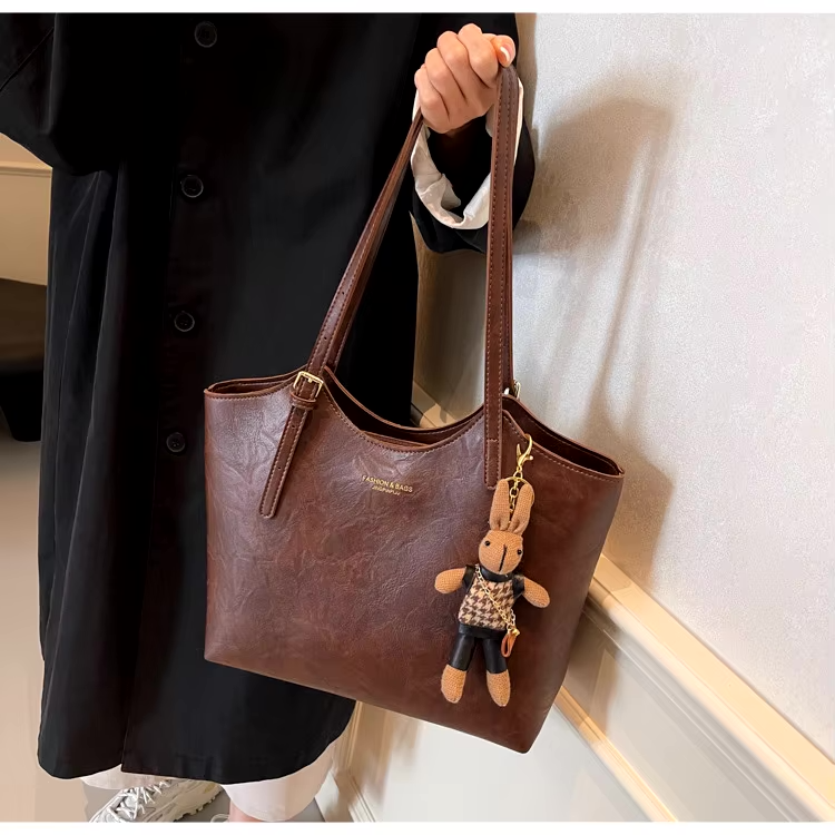Borsa Donna Elegante Grande con Ciondolo Spalla