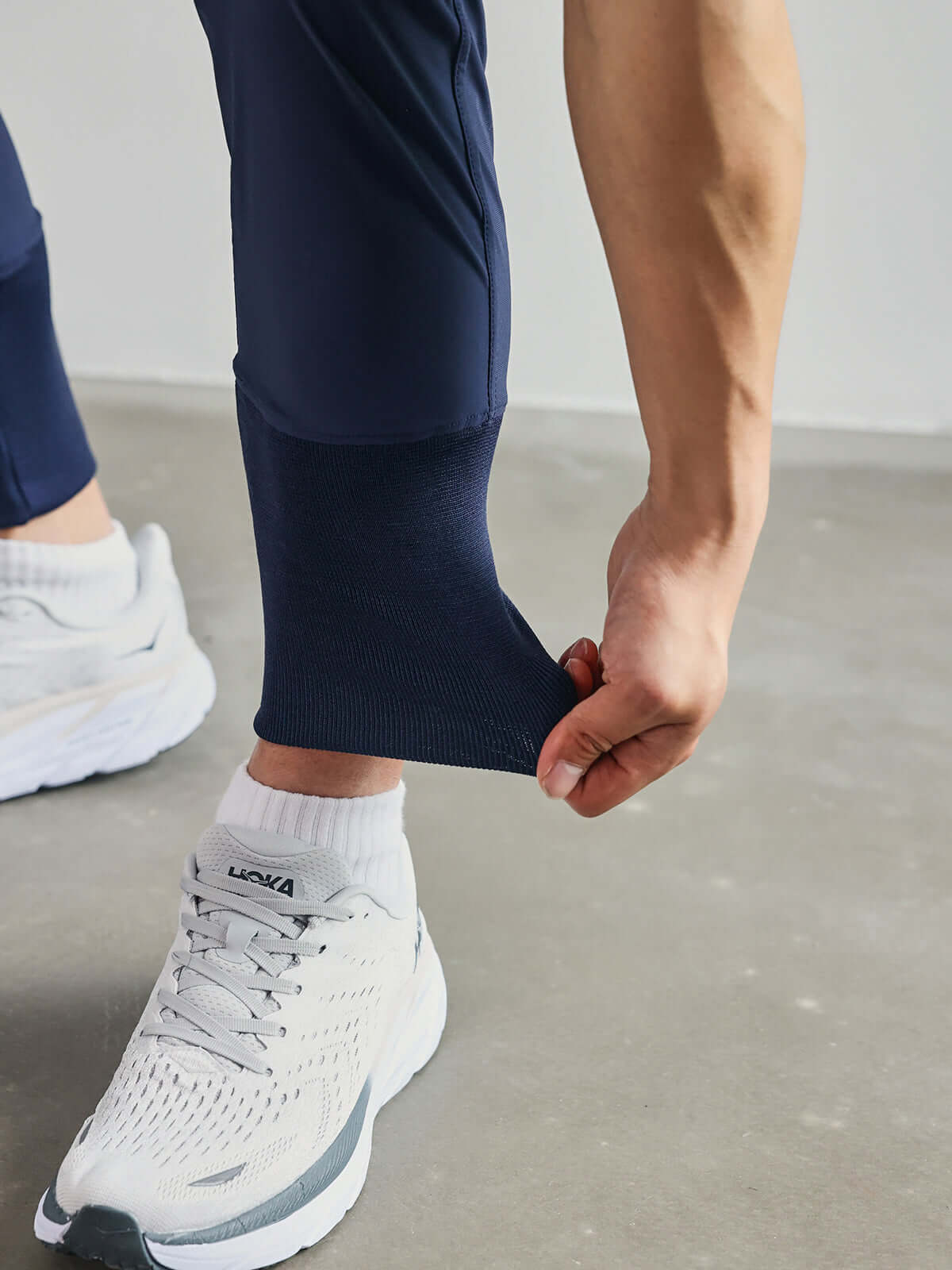 Pantaloni Cargo Uomo in Tessuto Idrorepellente con Polsini Alti