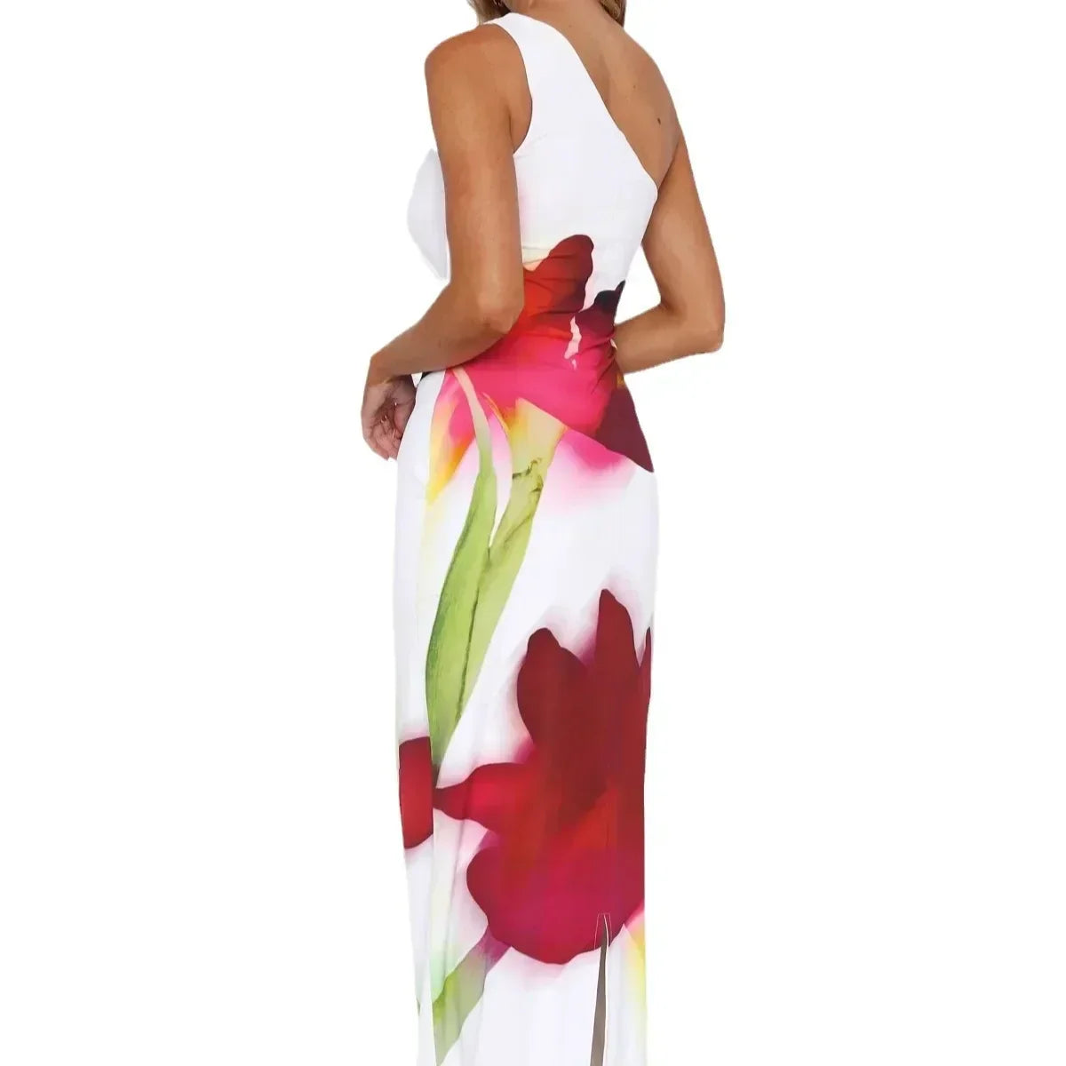 Robe maxi femme asymétrique en viscose, ornée de fleurs rouges sur fond clair, idéale pour les journées d'été.