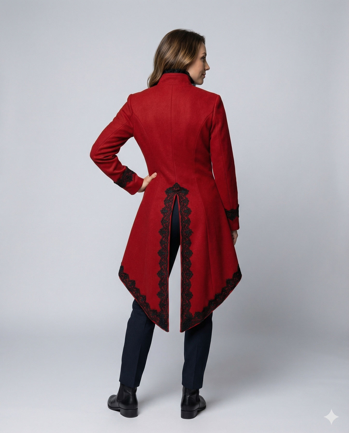 Cappotto Donna con Cappuccio Stile Storico