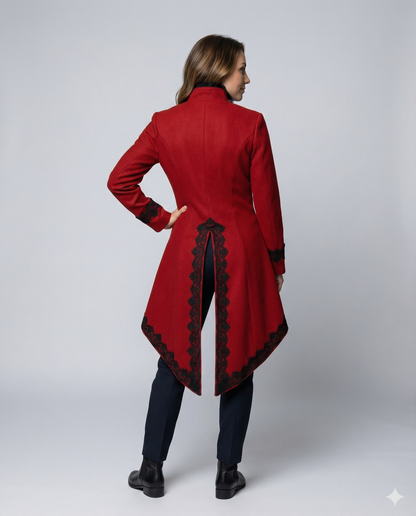 Cappotto Donna con Cappuccio Stile Storico