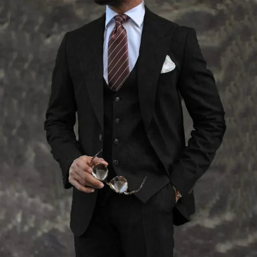 Completo Uomo Tre Pezzi Slim con Colletto