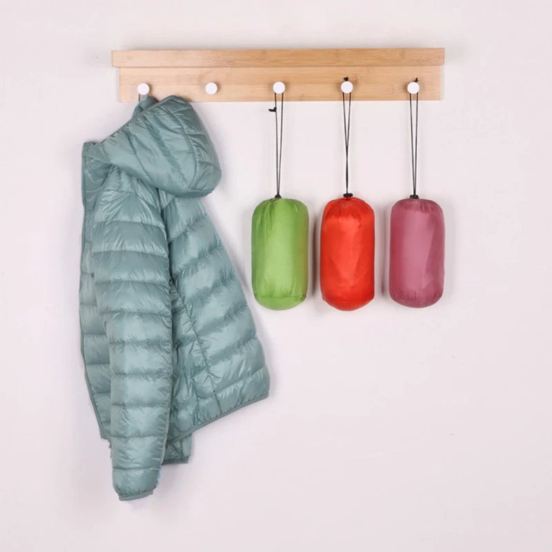 Piumino Donna con Cappuccio e Chiusura Zip