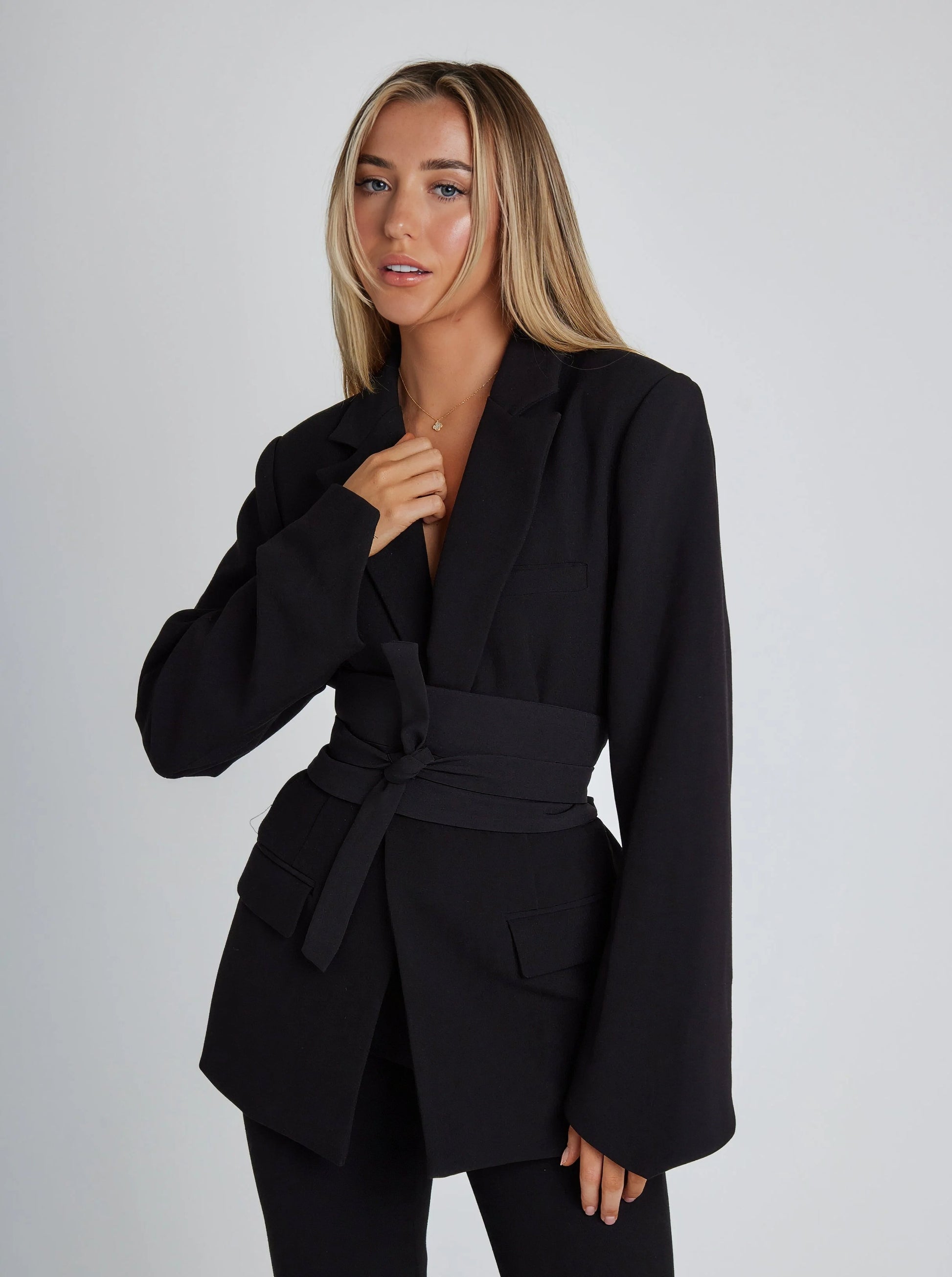 Blazer Donna con Cintura Elegante Scollo Classico - Brentozzi