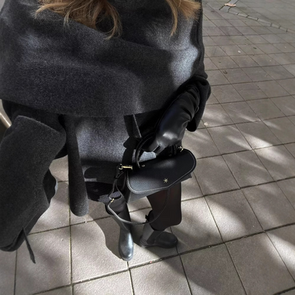 Giacca Invernale Donna con Chiusura a Bottoni e Taglio Ampio
