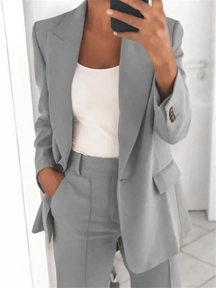 Completo Donna Elegante Taglio Moderno