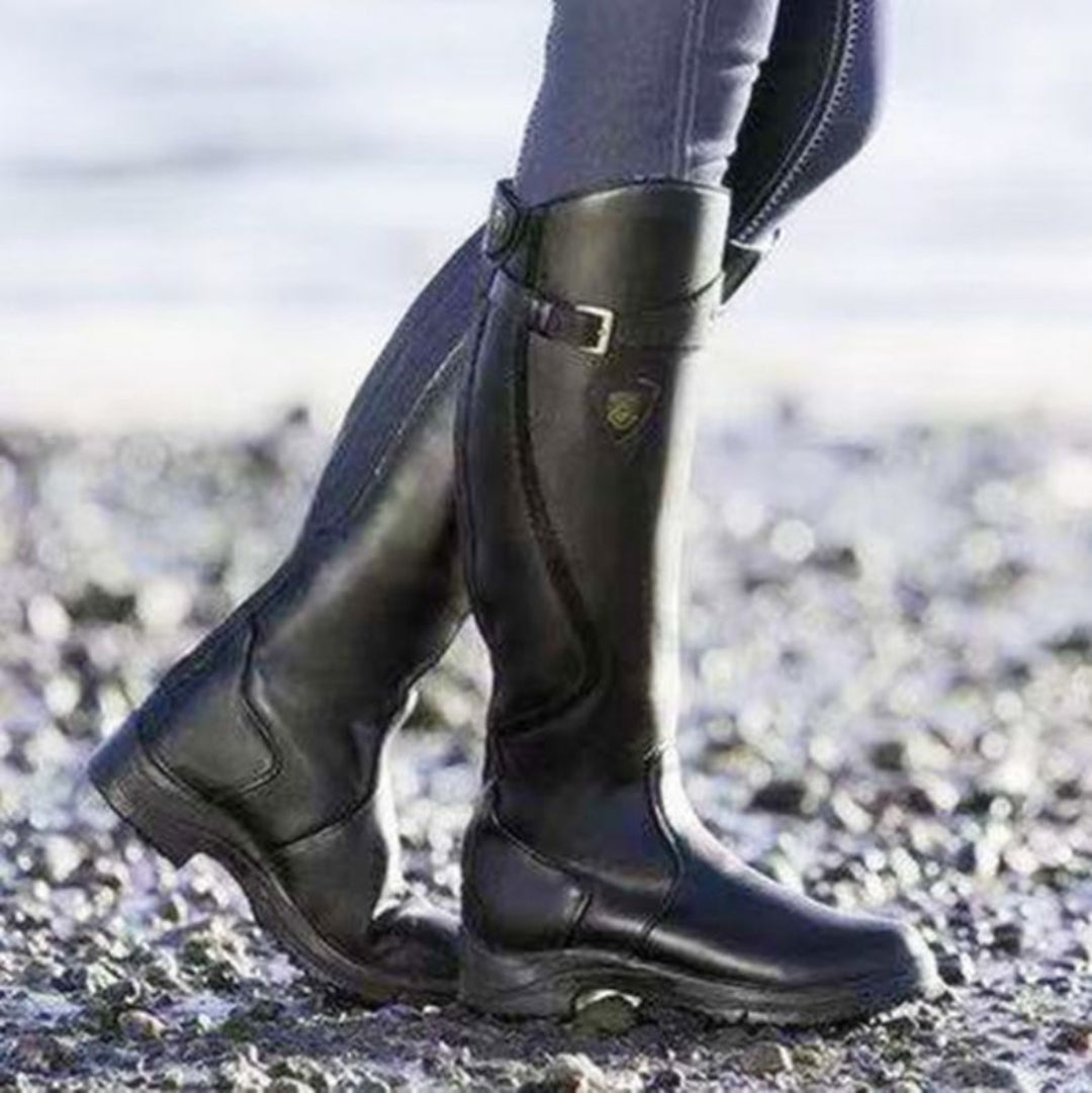 Stivali Donna con Silhouette Moderna Linee Pulite