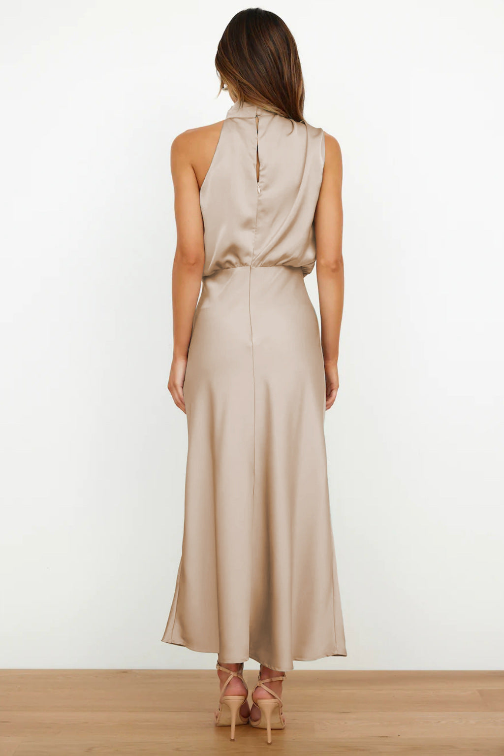 Abito Donna Scollo Halter Taglio A-Linea