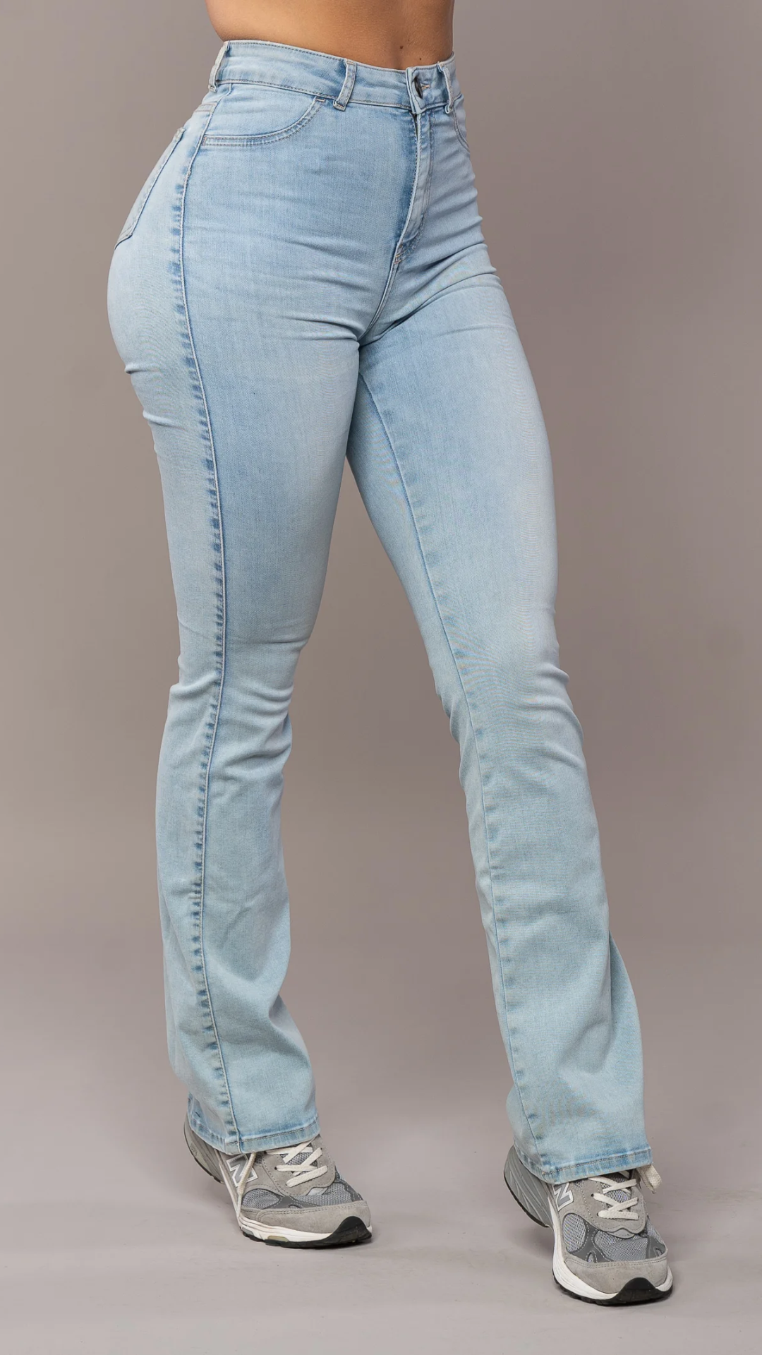 Jeans Donna Gamba Svasata Taglio Regular
