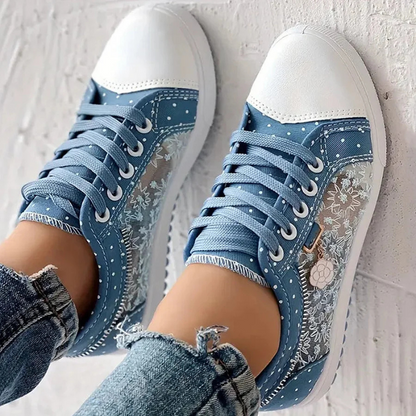Sneaker Donna con Inserti Mesh Ricamo Floreale e Ciondolo Decorativo
