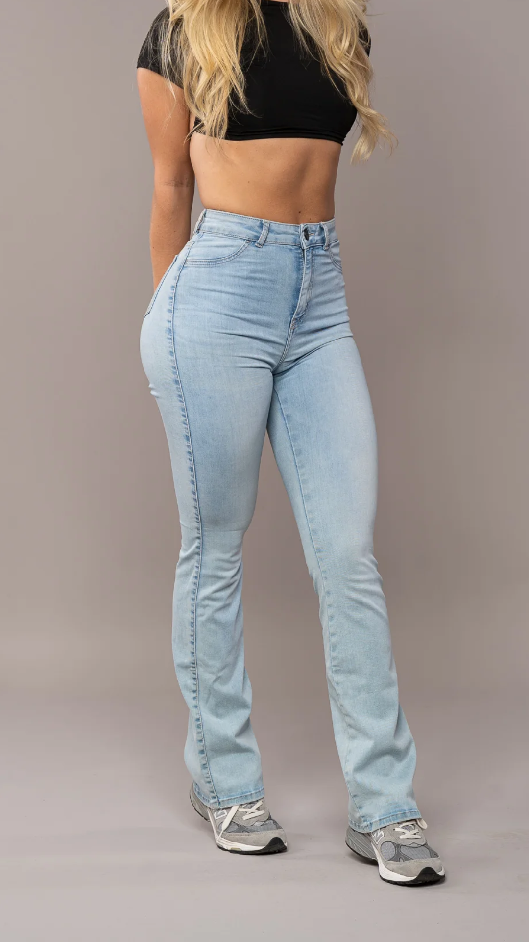 Jeans Donna Gamba Svasata Taglio Regular