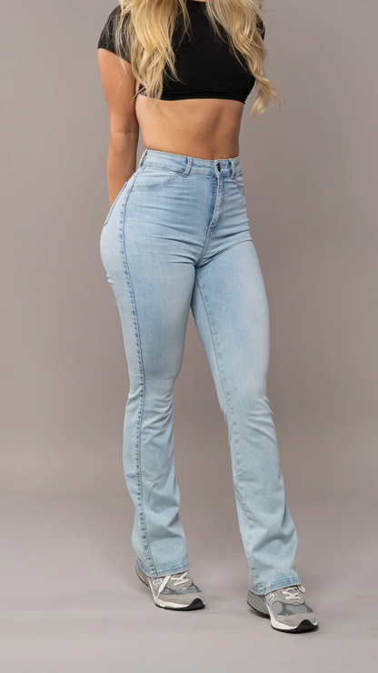 Jeans Donna Gamba Svasata Taglio Regular