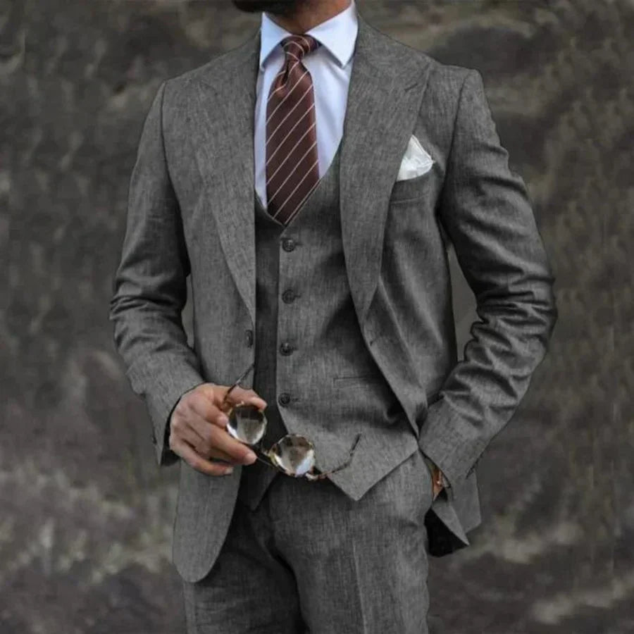 Completo Uomo Tre Pezzi Slim con Colletto