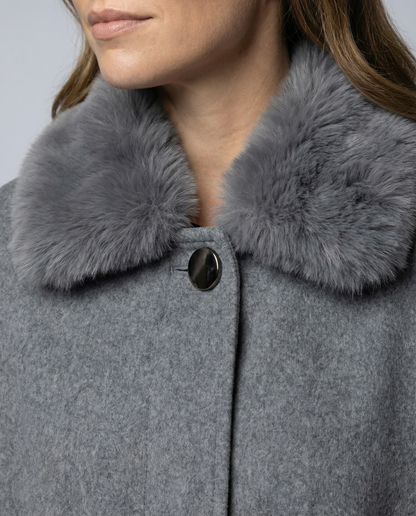 Cappotto Donna in Ecopelliccia Stile Cape