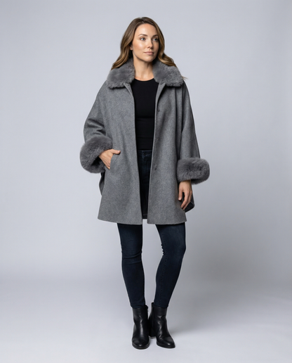 Cappotto Donna in Ecopelliccia Stile Cape