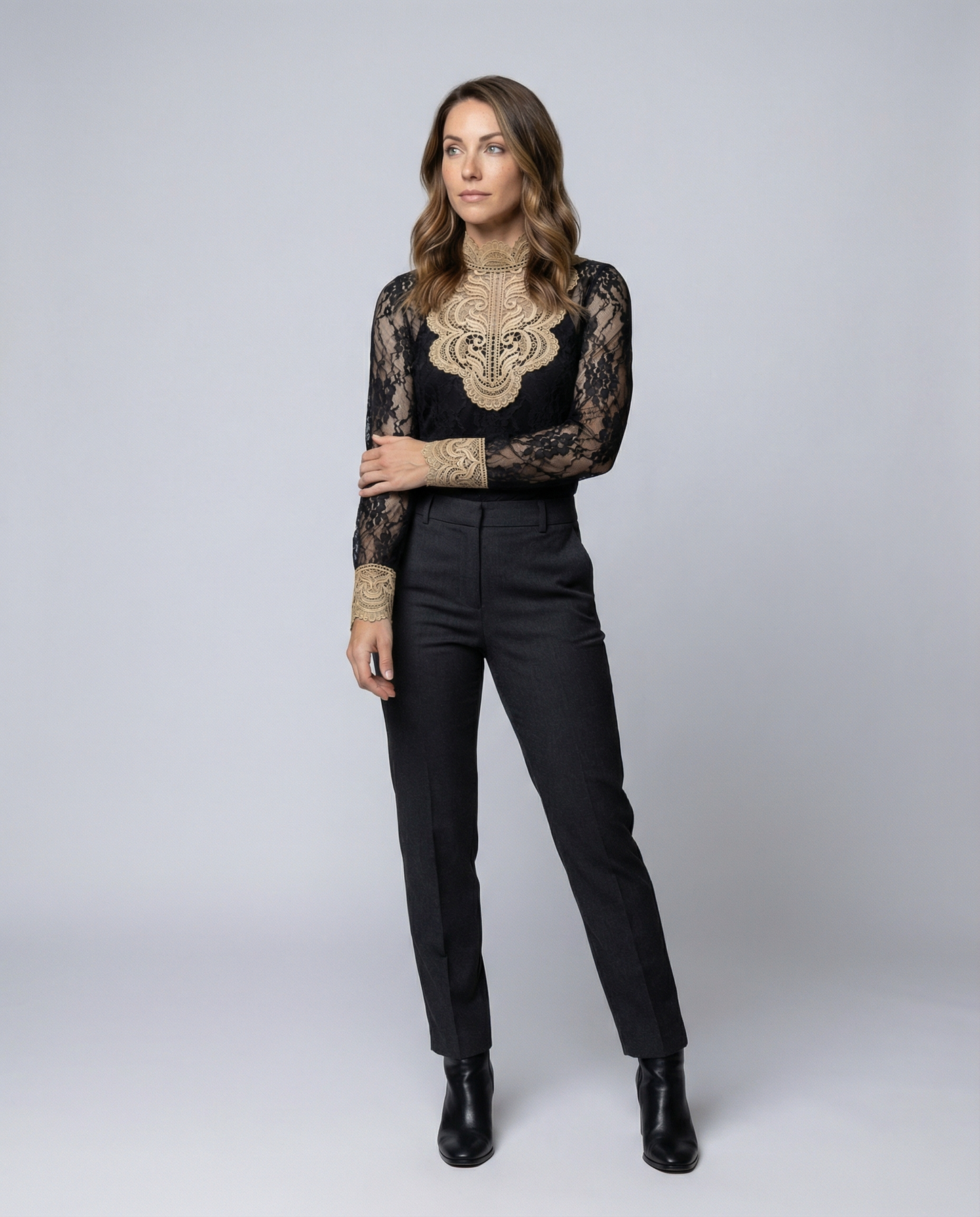 Blusa Donna in Pizzo Ricamata Elegante