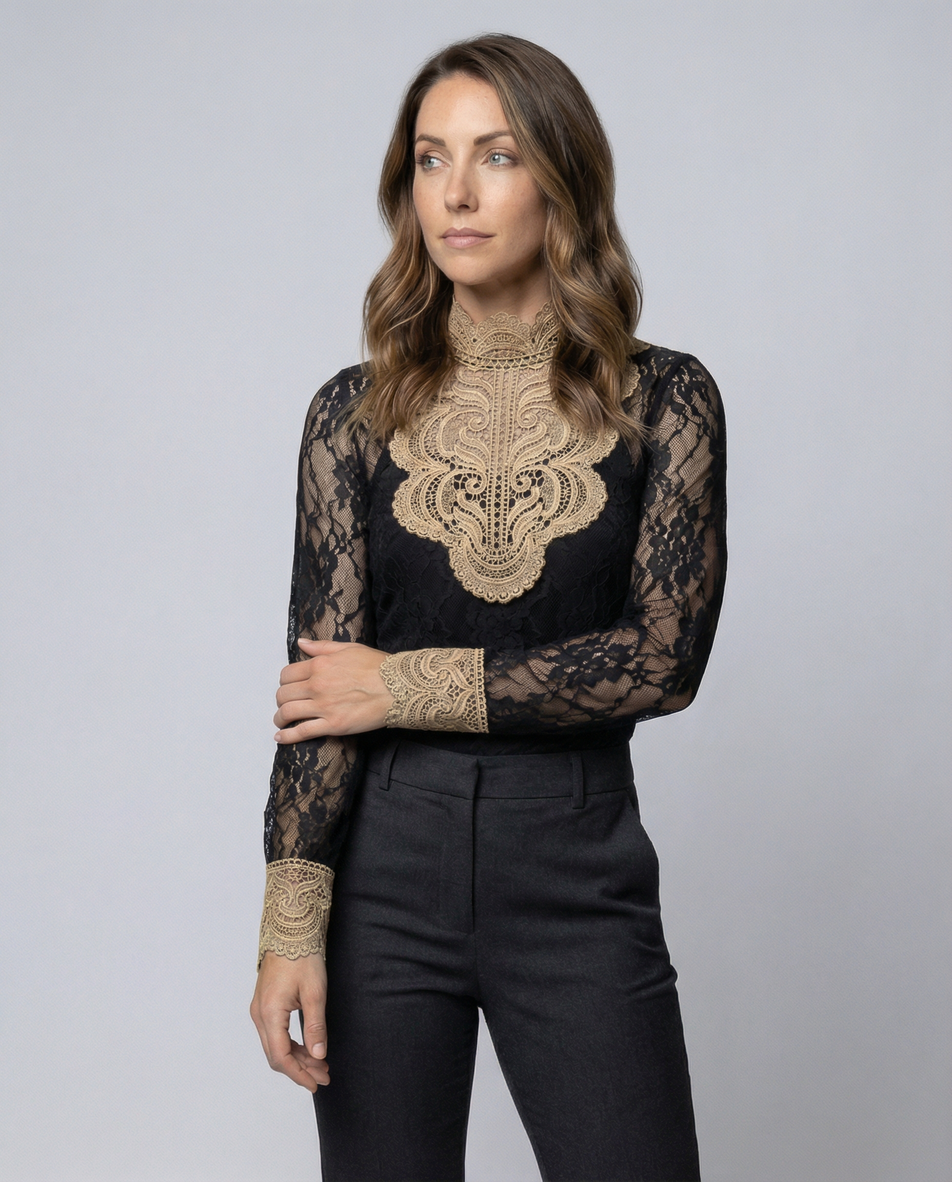 Blusa Donna in Pizzo Ricamata Elegante - Brentozzi