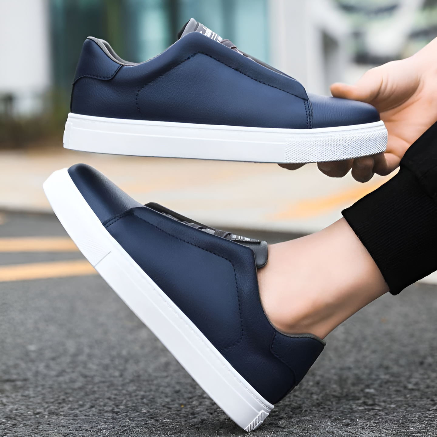 Sneaker Uomo in Pelle Vestibilità Classica