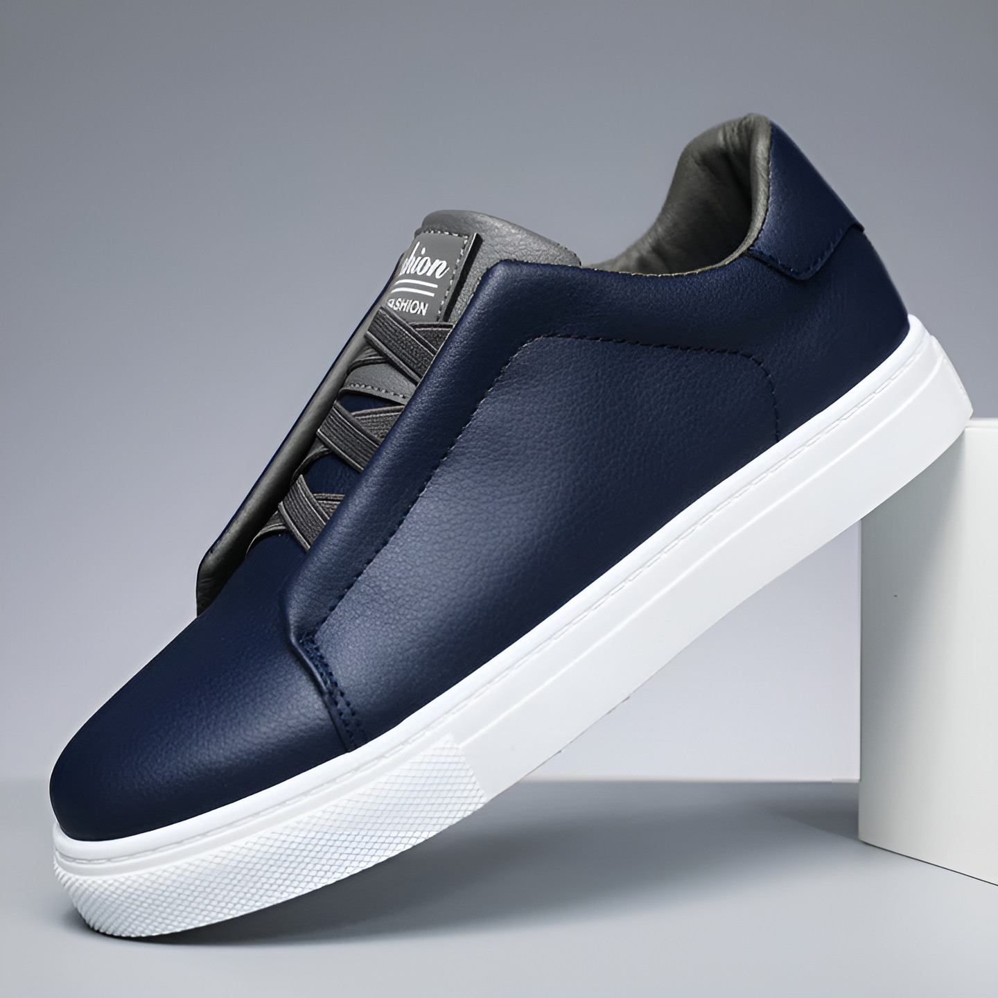 Sneaker Uomo in Pelle Vestibilità Classica
