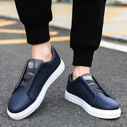 Sneaker Uomo in Pelle Vestibilità Classica