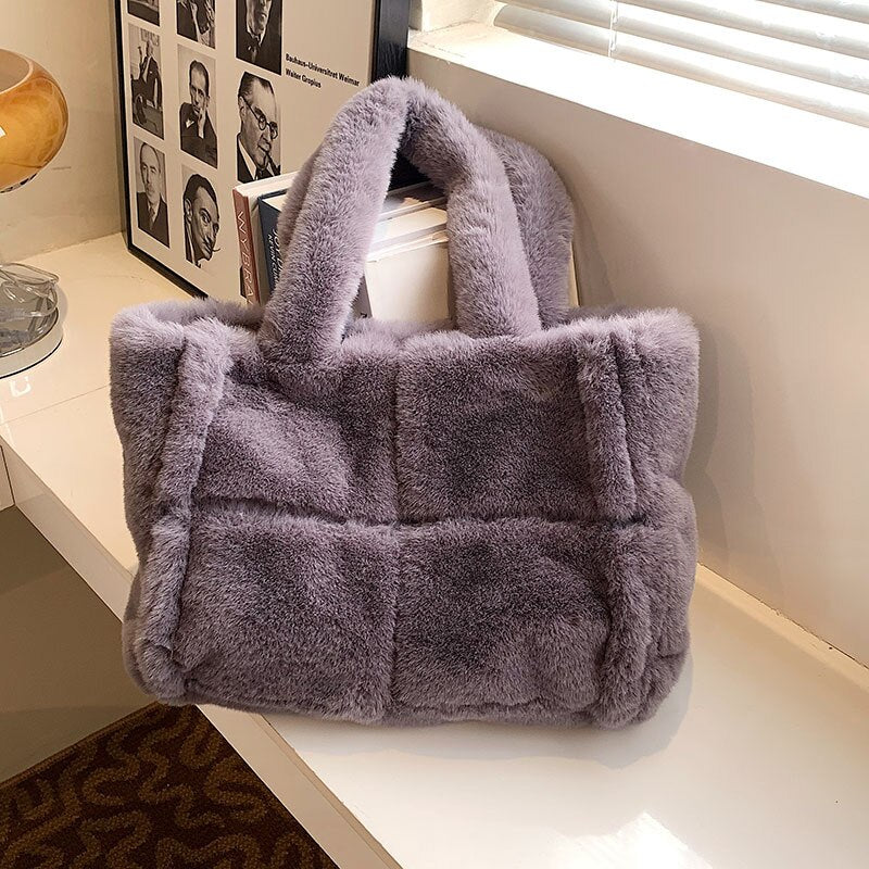 Borsa a mano in peluche elegante da donna, accessorio invernale versatile 11
