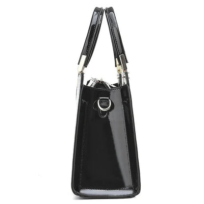 Borsa elegante da donna in vera pelle con finitura lucida 4