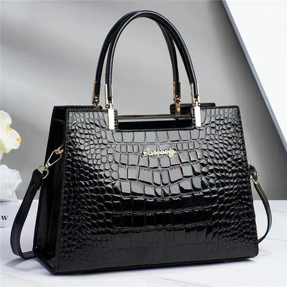 Borsa elegante da donna in vera pelle con finitura lucida 5