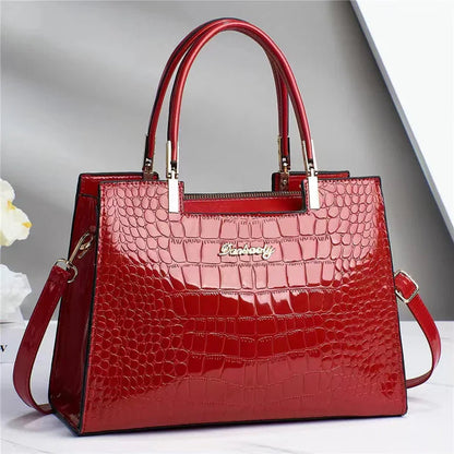 Borsa elegante da donna in vera pelle con finitura lucida 6