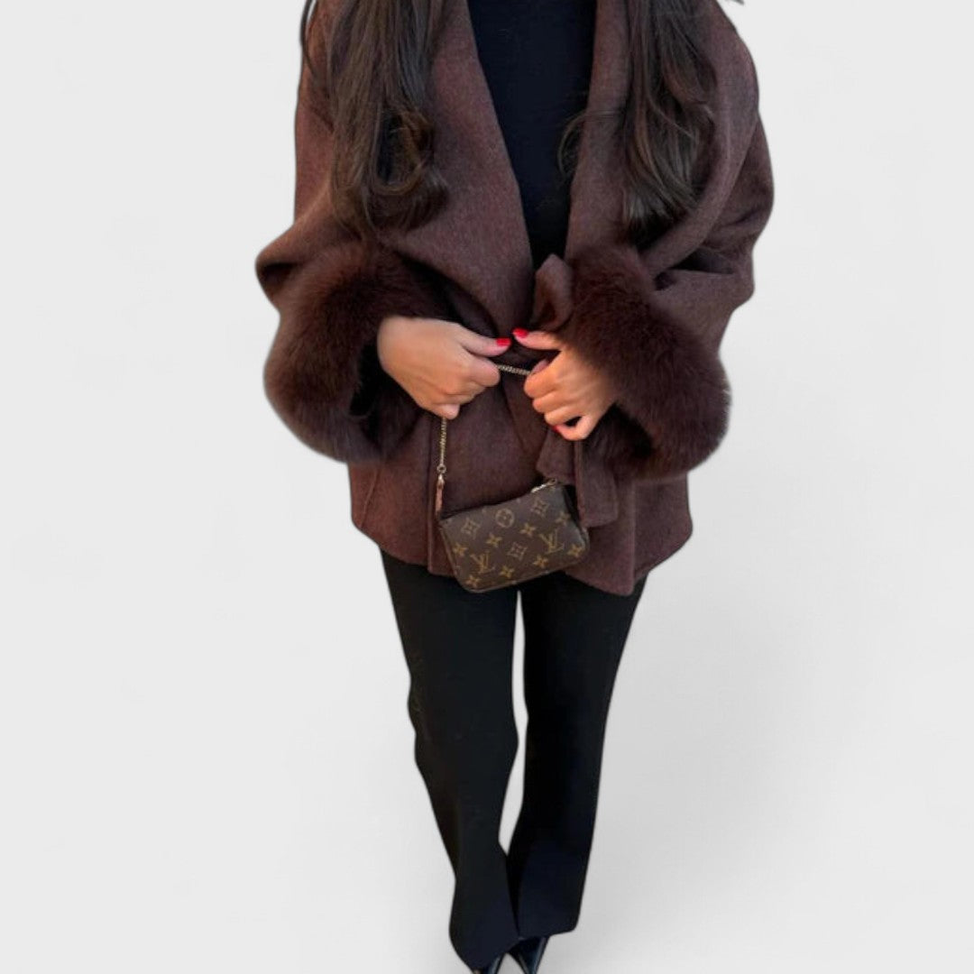 Cappotto Elegante in Lana Morbida Per Donna | Zirela