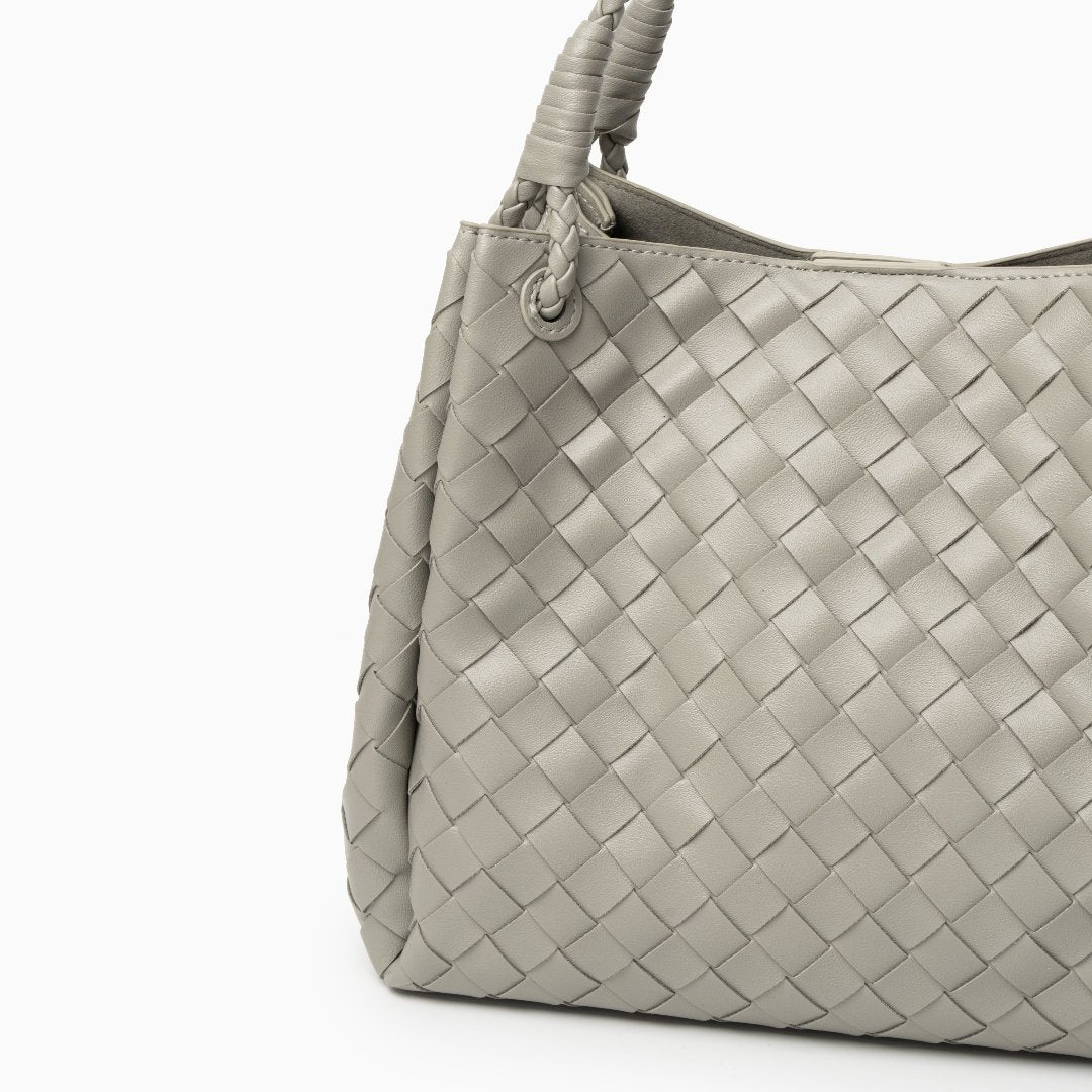 Borsa Donna in Pelle Vegana con Tracolla e Dettagli Metallici