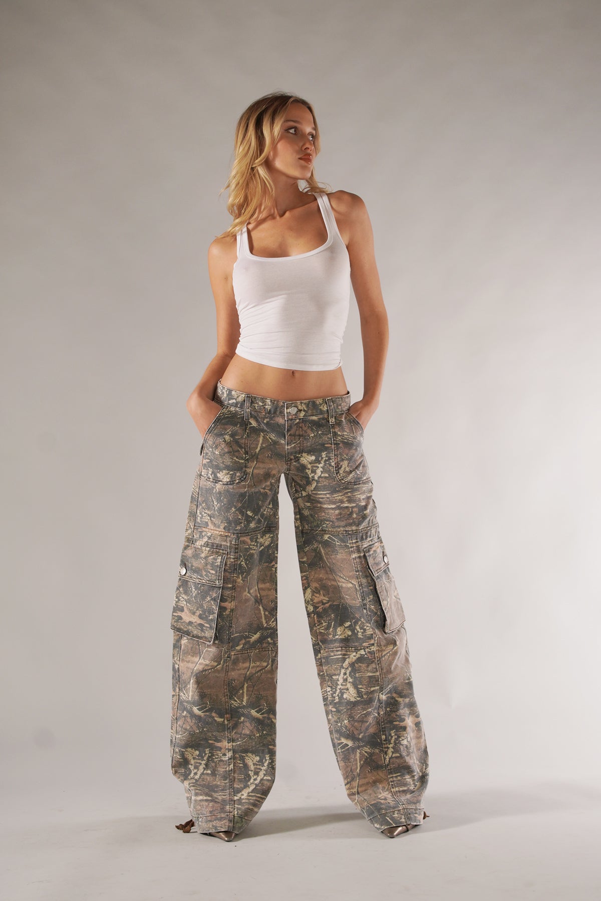 Pantaloni Cargo Donna con Tasche e Tessuto a Motivo