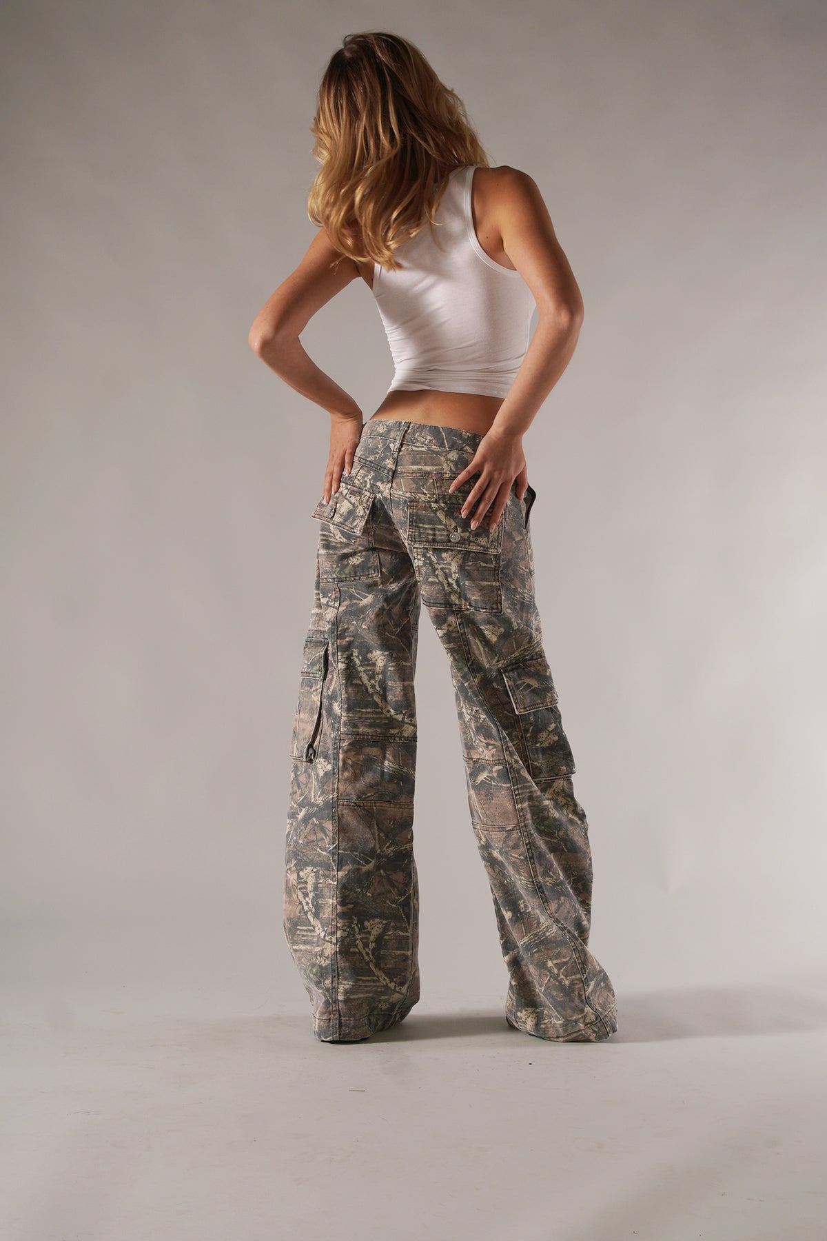 Pantaloni Cargo Donna con Tasche e Tessuto a Motivo