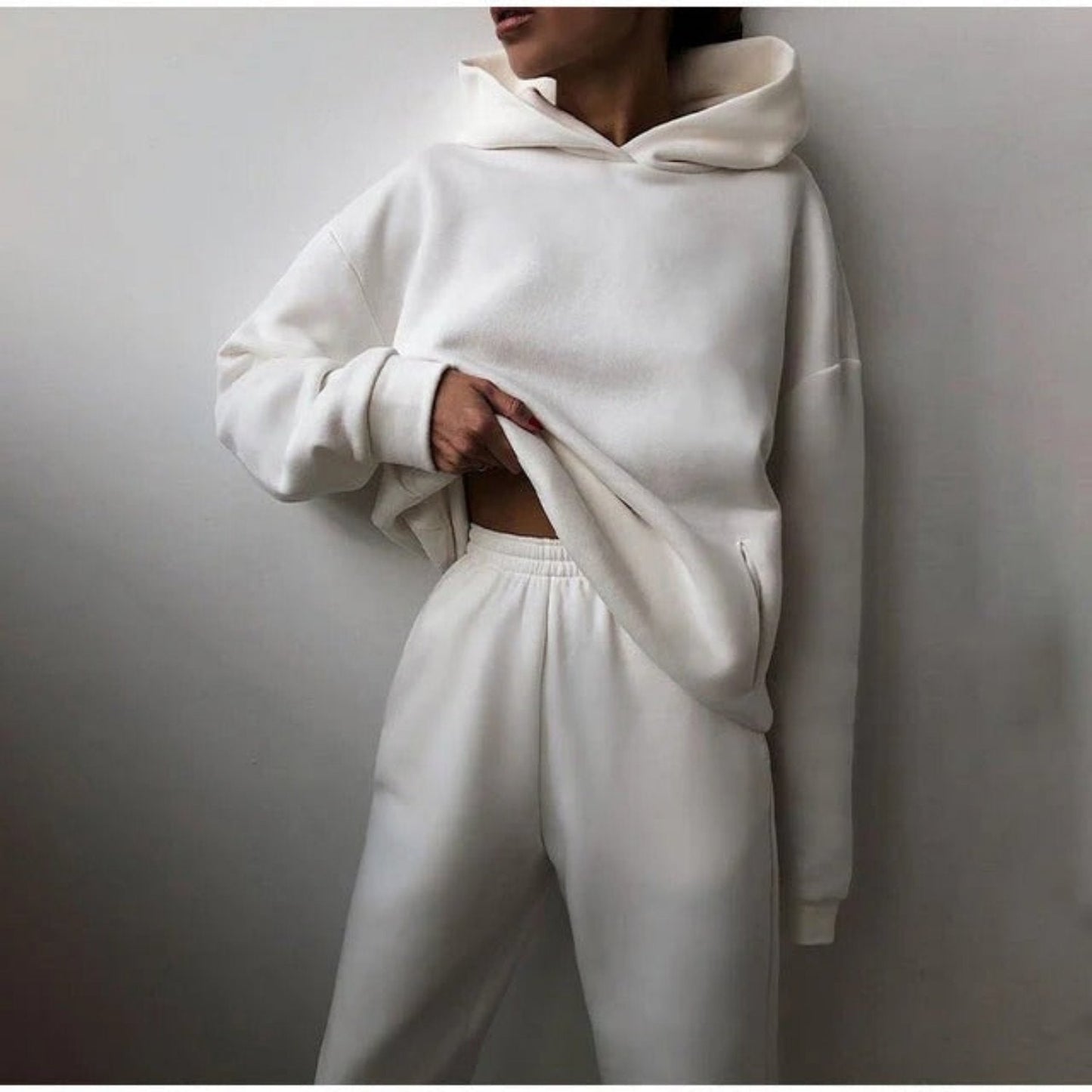 Completo Donna Casual Invernale con Felpa con Cappuccio e Pantaloni