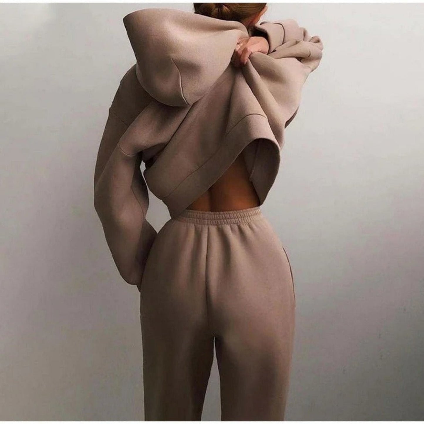 Completo Donna Casual Invernale con Felpa con Cappuccio e Pantaloni