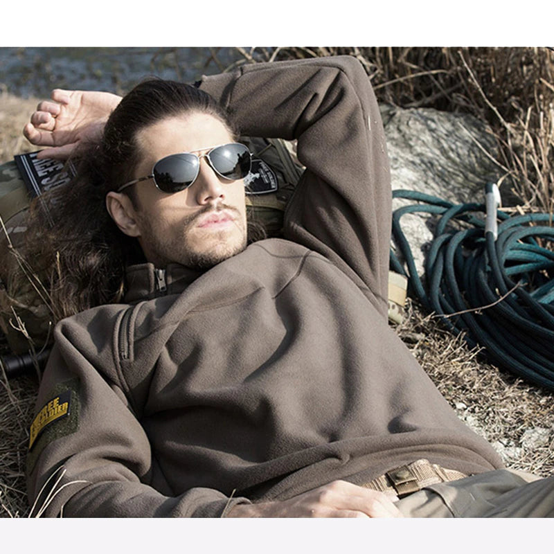 Maglione Uomo con Collo Alto e Zip sulla Spalla
