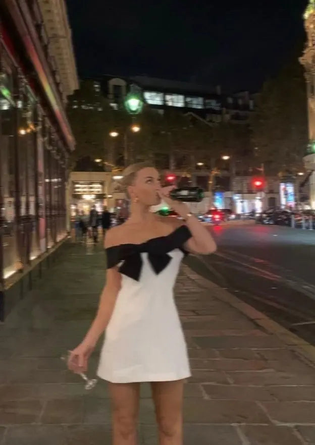 Abito Mini Donna in Tessuto con Scollo Carmen e Fiocco