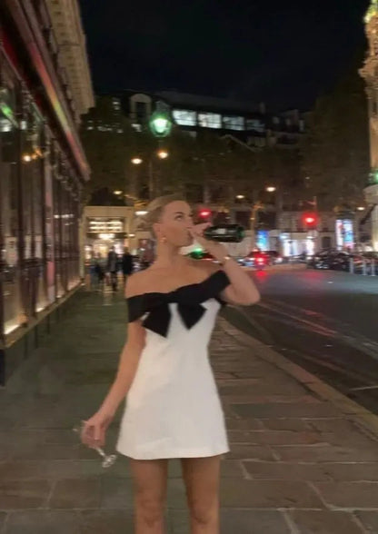 Abito Mini Donna in Tessuto con Scollo Carmen e Fiocco