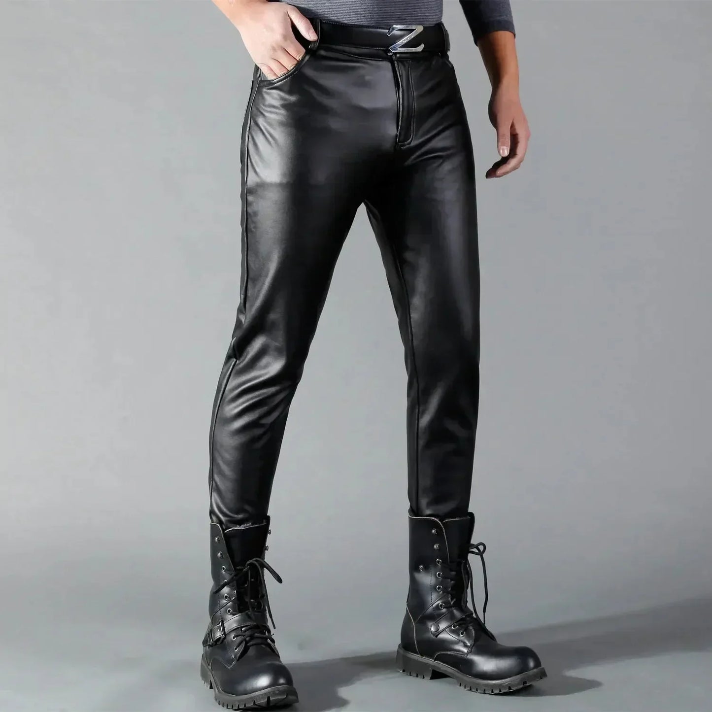 Pantaloni Uomo in Pelle Sintetica Stretch Slim Fit