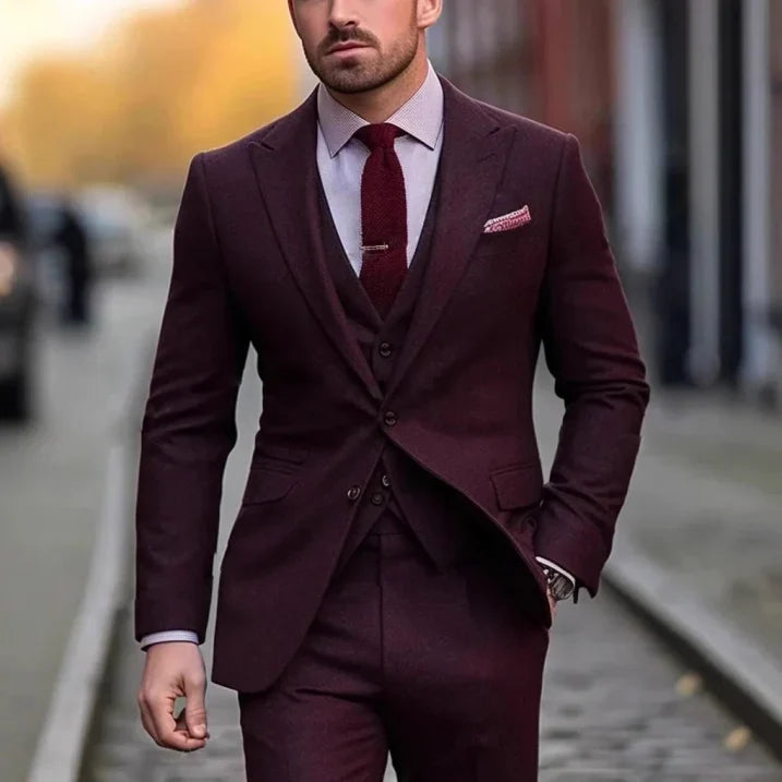 Completo Uomo Tre Pezzi Taglio Classico