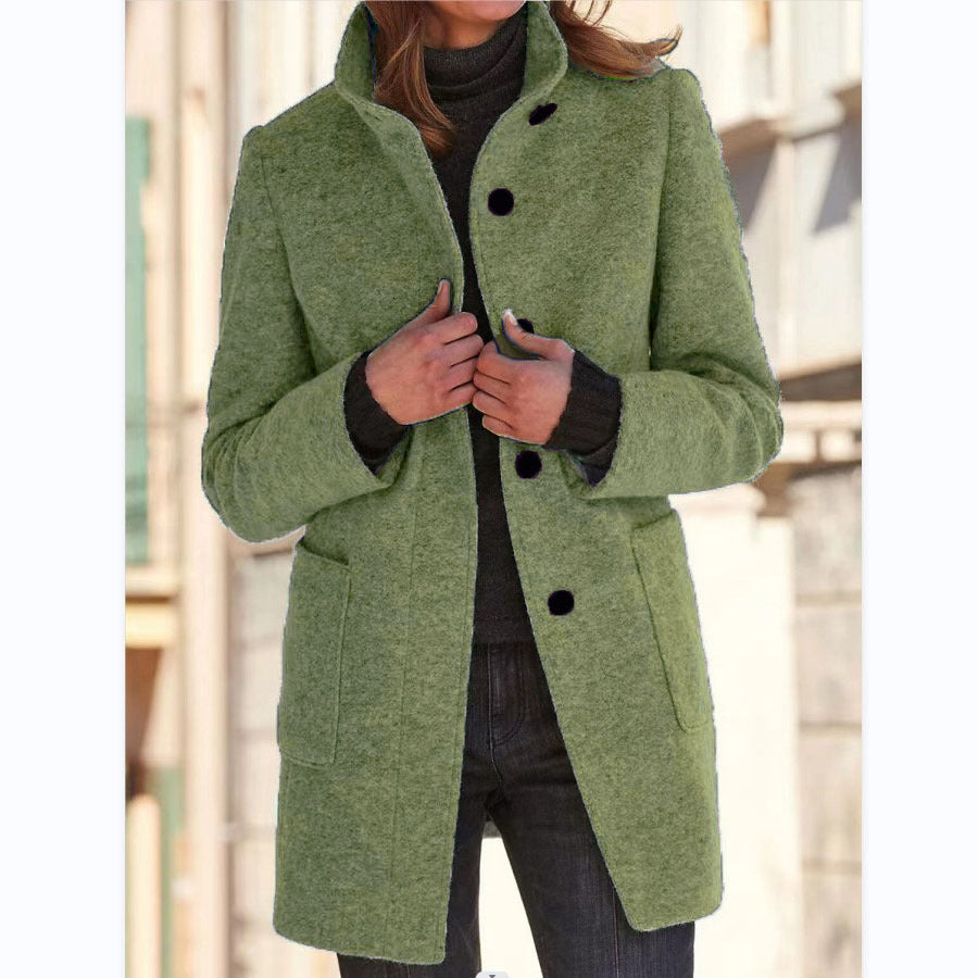 Giacca Donna con Bottoni Stile Classico e Modello Lungo