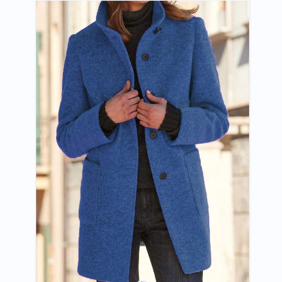 Giacca Donna con Bottoni Stile Classico e Modello Lungo