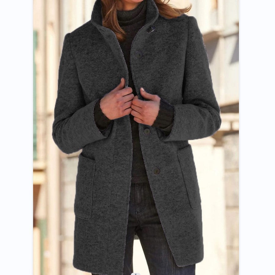 Giacca Donna con Bottoni Stile Classico e Modello Lungo