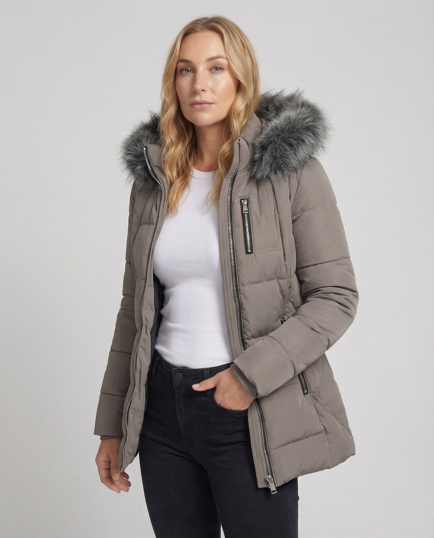 Piumino Donna con Colletto in Pelliccia