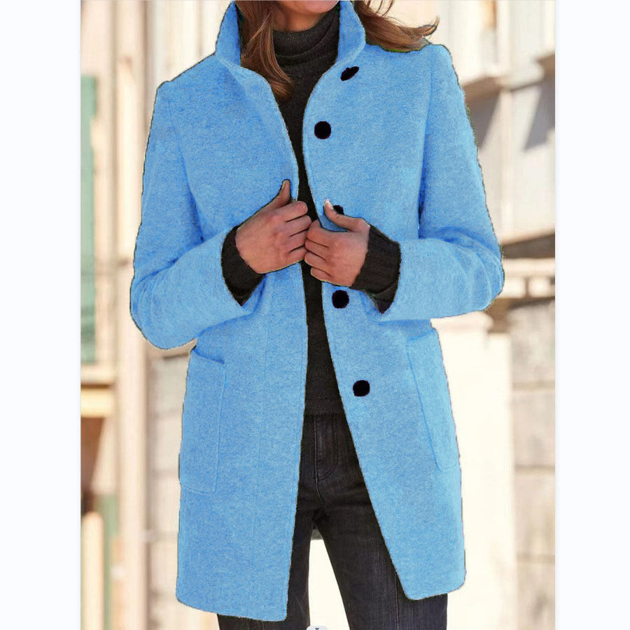 Giacca Donna con Bottoni Stile Classico e Modello Lungo
