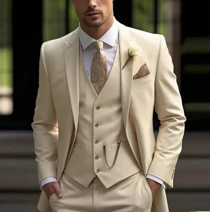 Completo Uomo Tre Pezzi Taglio Classico