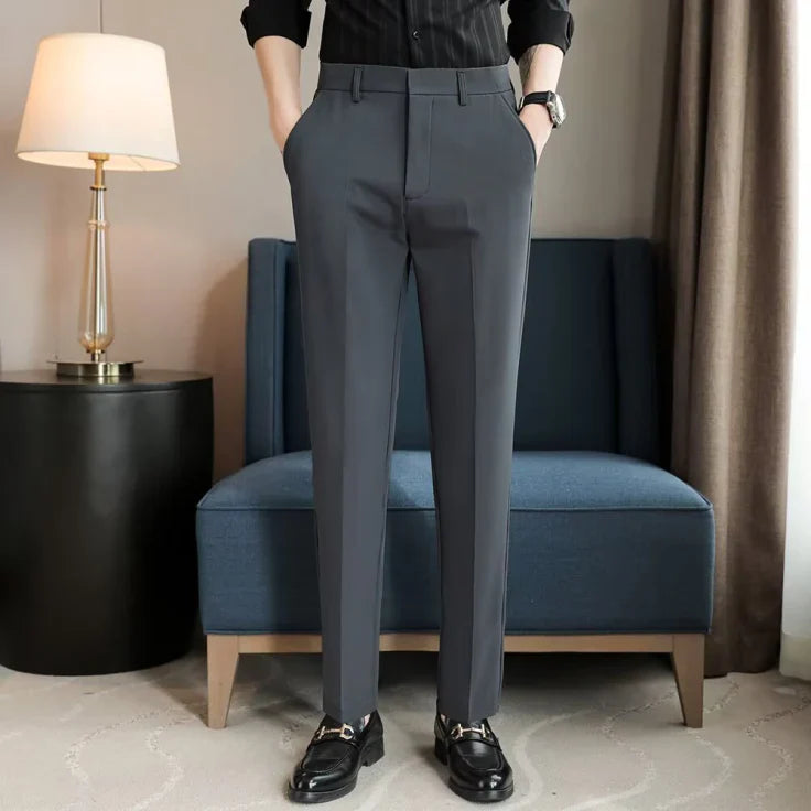 Pantaloni Uomo Tessuto Elasticizzato Vestibilità Slim Taglio Dritto